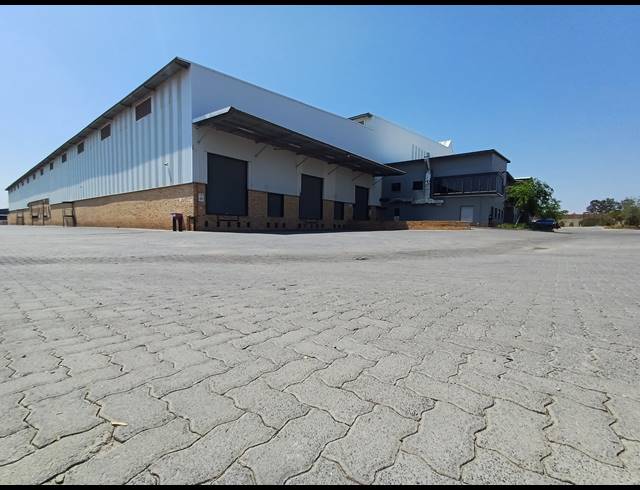 22,510M² WAREHOUSE TO LET IN COSMO CITY